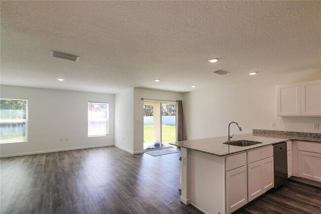 Building Photo - 10276 N Spaulding Dr