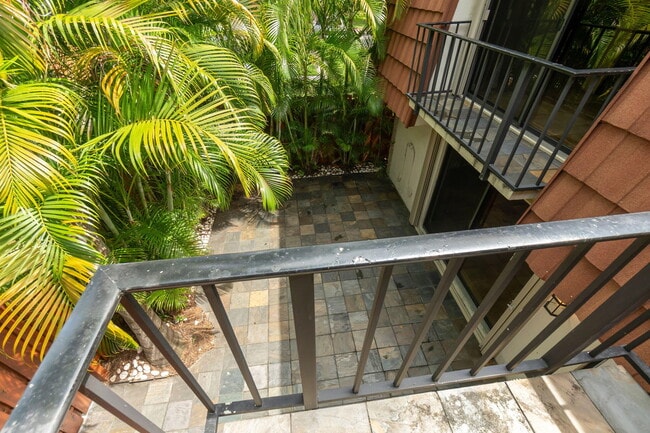 Building Photo - 1840 San Juan Dr