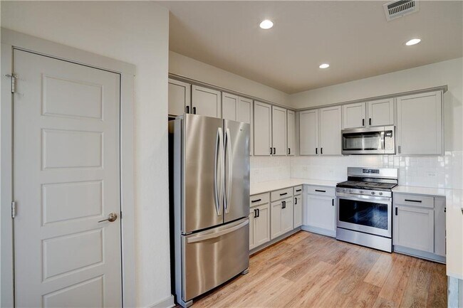 Building Photo - 280 Tequilana Pass