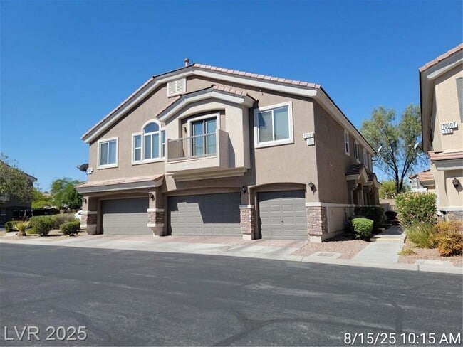 Primary Photo - FANTASTIC TOWNHOME - POPULAR FLOORPLAN!! M...