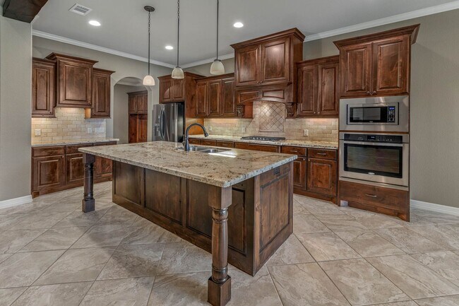 Building Photo - Castlegate 2 - Elegant 3 Bedroom 2 Bath av...