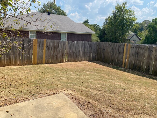 Building Photo - 3426 Parish Cir