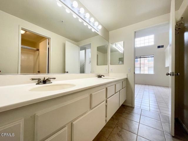 Building Photo - 723 Kingfisher Way