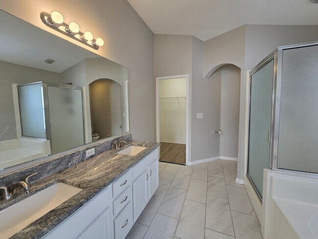 Building Photo - New Listing in Land O'Lakes