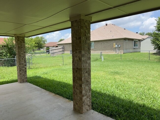 Building Photo - 4203 Bluestem Ln