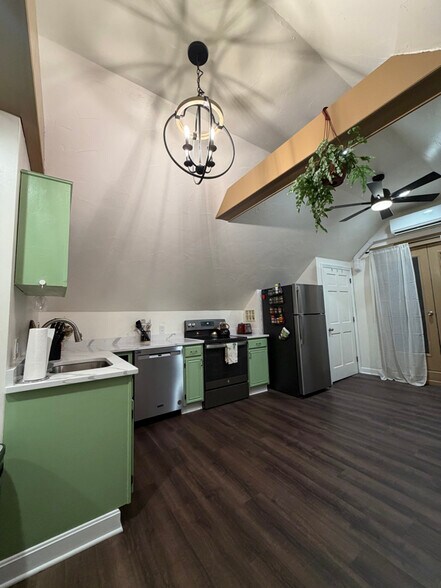 Building Photo - 12 Ludlow St