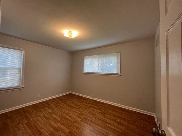 Building Photo - 220 S Manitou Ave