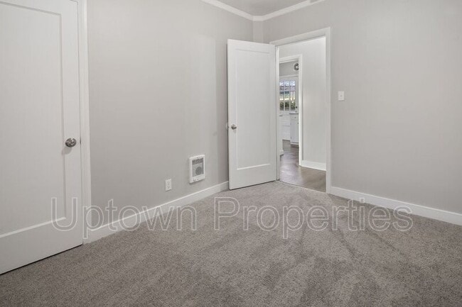 Building Photo - 1344 NE 68th Ave