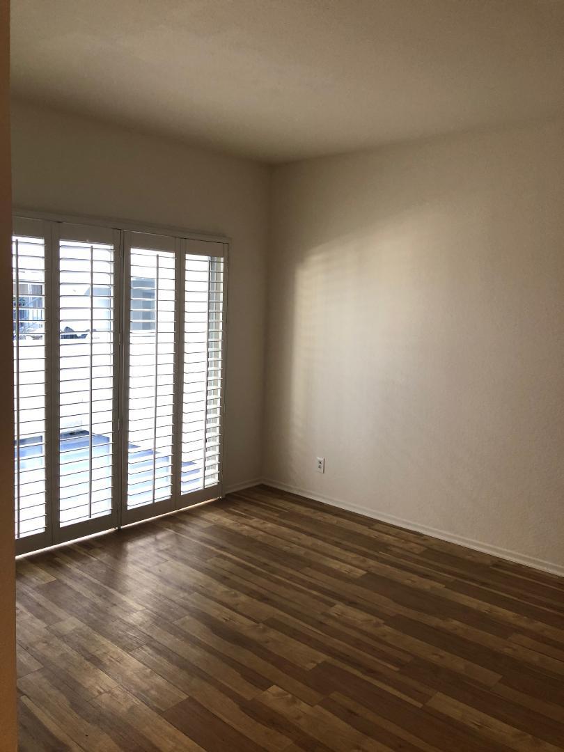 Living room to patio - 531 11th St