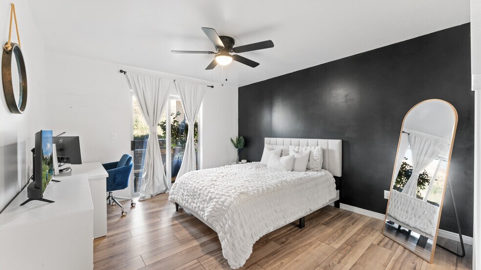 master bedroom - 9225 S Jefferson Cv