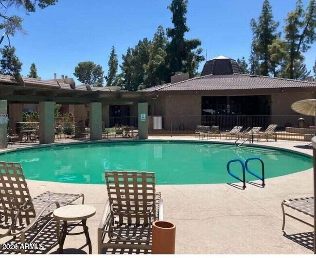 Building Photo - 7436 E Chaparral Rd