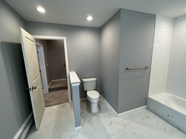 Building Photo - Awesome 3 bedroom 1.5 bath in Lower Macung...
