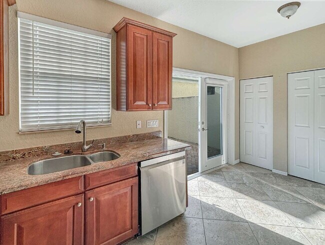 Building Photo - Well-Maintained 3-Bedroom Townhouse in Botanica | 1-Car Garage | Jupiter