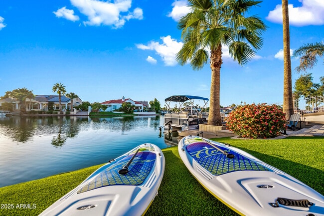 Building Photo - 1817 E Willow Tree Ct