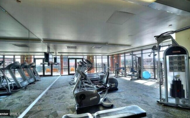 Building Photo - 310 S 4th St