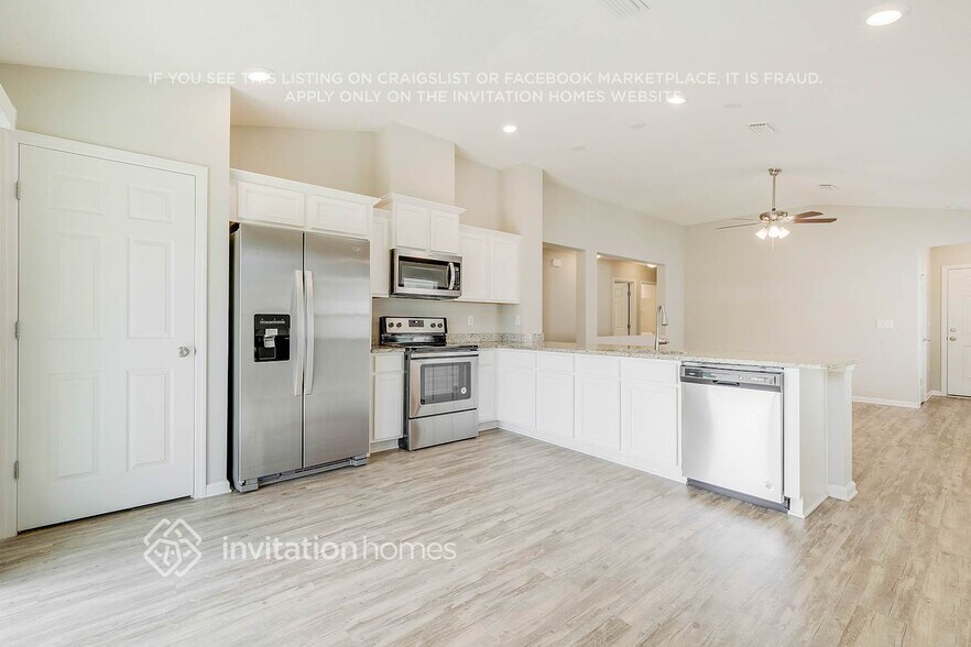 Building Photo - 115 Santorini Ct