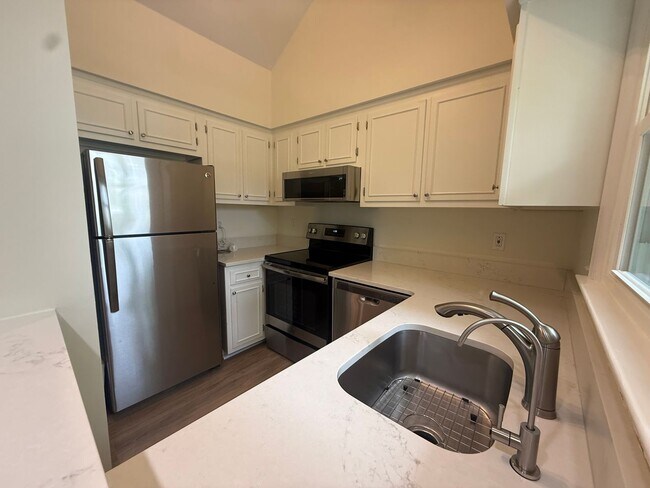 Building Photo - 2135 Acklen Ave