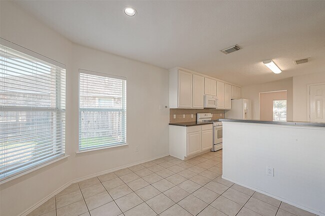 Building Photo - 17210 Double Lilly Dr