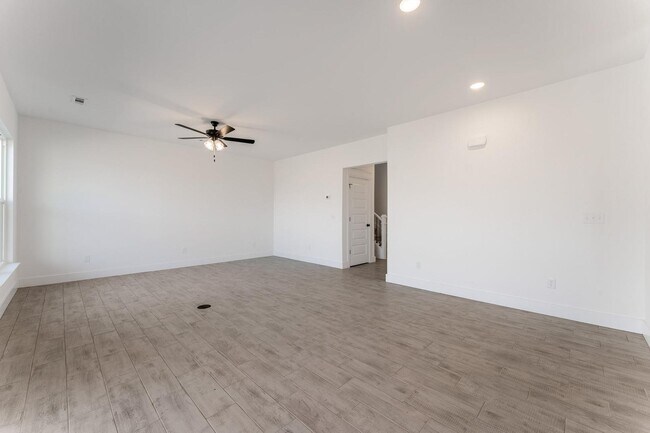 Building Photo - 1140 Ari Ave