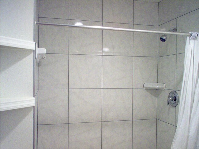 Building Photo - 2025 Curryville Rd