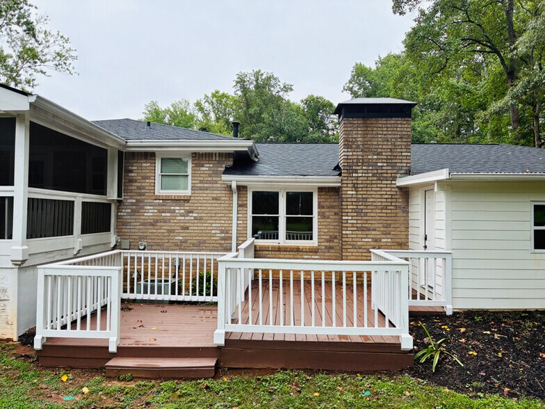 Building Photo - 3925 Chicamauga Dr