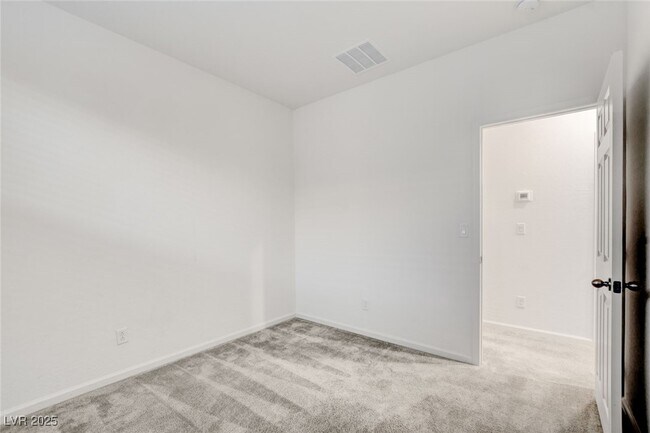 Building Photo - 11680 Hamilton Lk Ave