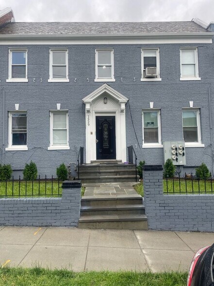 Primary Photo - 1329 Adams St NE