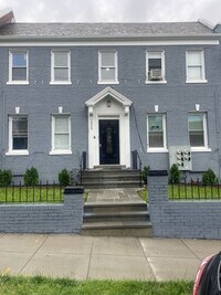 Building Photo - 1329 Adams St NE