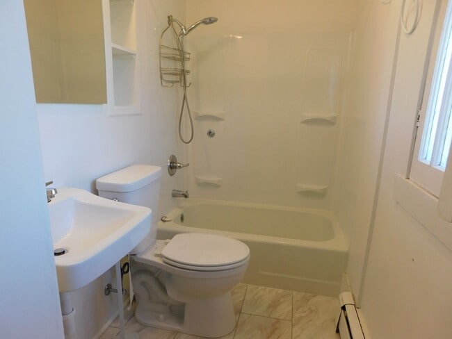 Building Photo - WALKING DISTANCE TO ST MARY'S