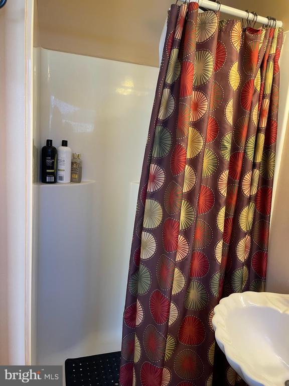 Building Photo - 7103 Ventnor Ave