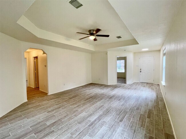Building Photo - 19127 Yaupon Ranch Dr