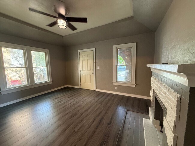 Building Photo - 2434 NW 12th - Duplex