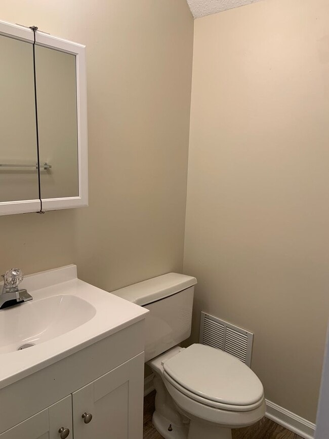 Building Photo - 3 BR House convenient to Hwy 29