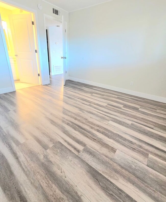 Building Photo - Location, Location!! 3 bedroom condo available now in Altamonte Springs