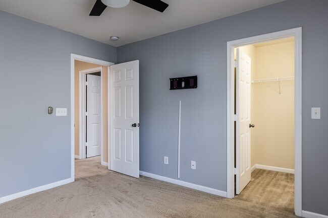 Building Photo - 117 Woodtrellis Ct