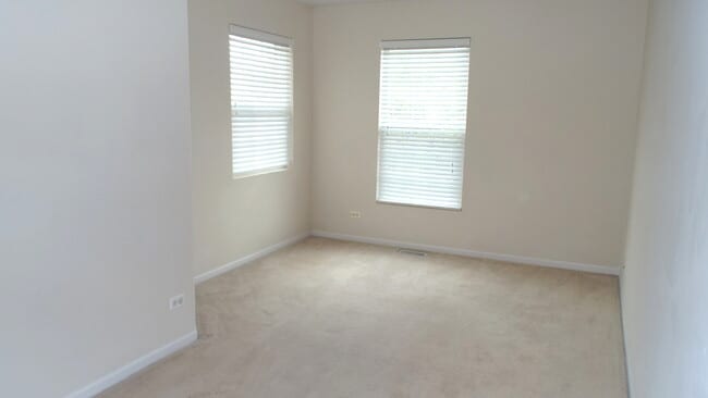 Building Photo - 1463 Yellowstone Dr