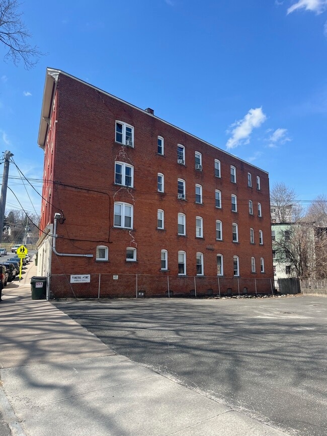 Building Photo - 344 Washington Ave