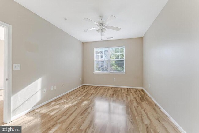 Building Photo - 12954 Centre Park Cir