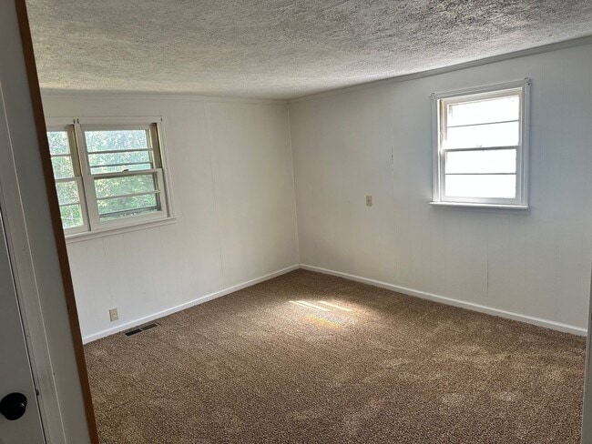 Building Photo - 2 bedroom with bonus room Grand Rivers