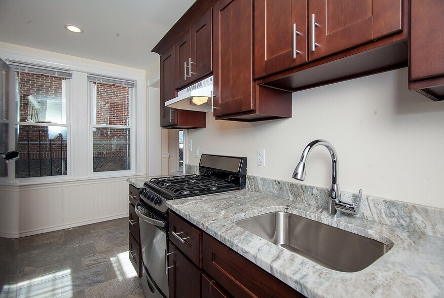 Building Photo - 33 Walbridge St