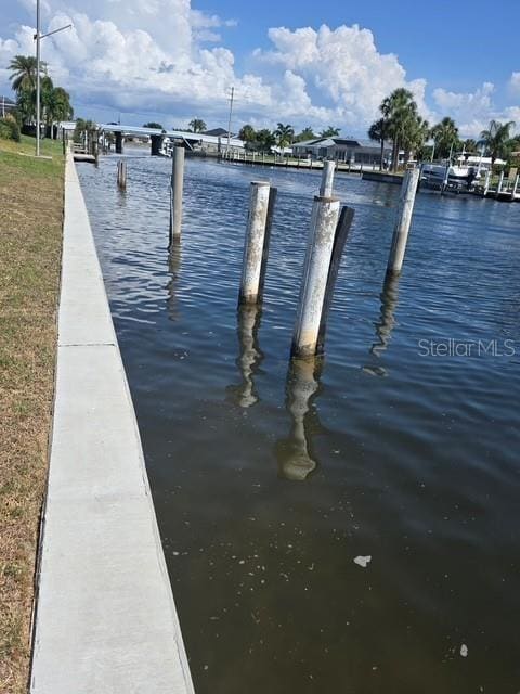 Building Photo - 270 Belaire Ct
