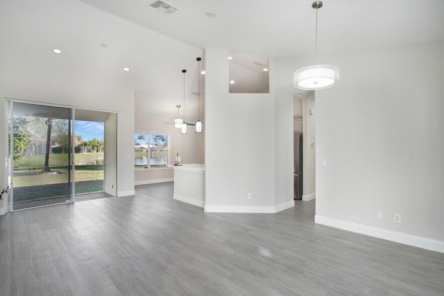 Building Photo - 2921 Inlet Cove Ln E