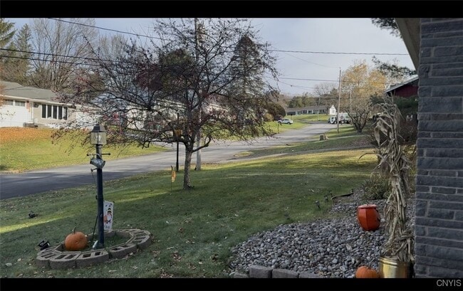 Building Photo - 12 Forest Rd