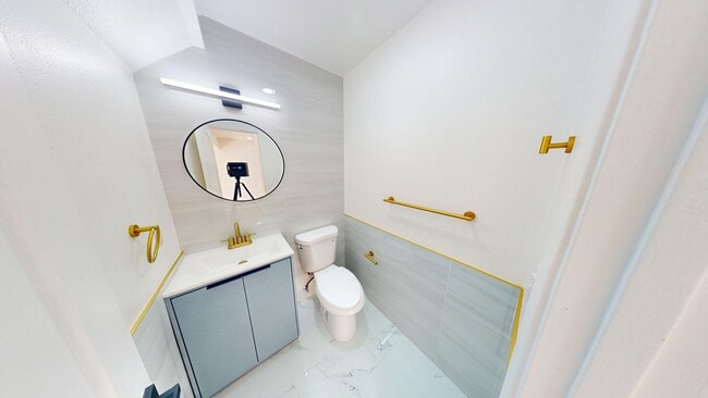 Building Photo - BEAUTIFUL 2 BED | Split Level| Feels Like Home