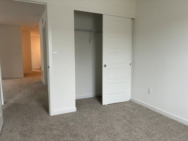 Building Photo - Brand New 3 Bedroom - 2.5 Bath Condo in Union Grove