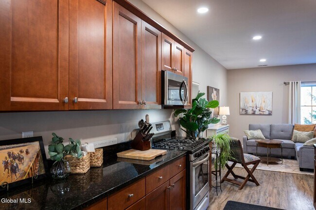 Building Photo - 166 Jefferson St