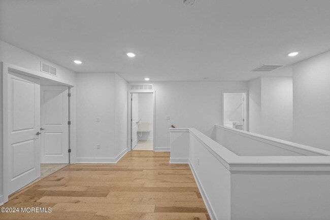 Building Photo - 505 Pilot St
