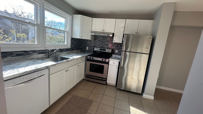 Building Photo - 53 Scotch Pine Dr