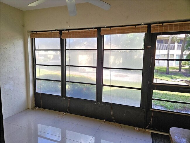 Building Photo - 285 Mission Trl