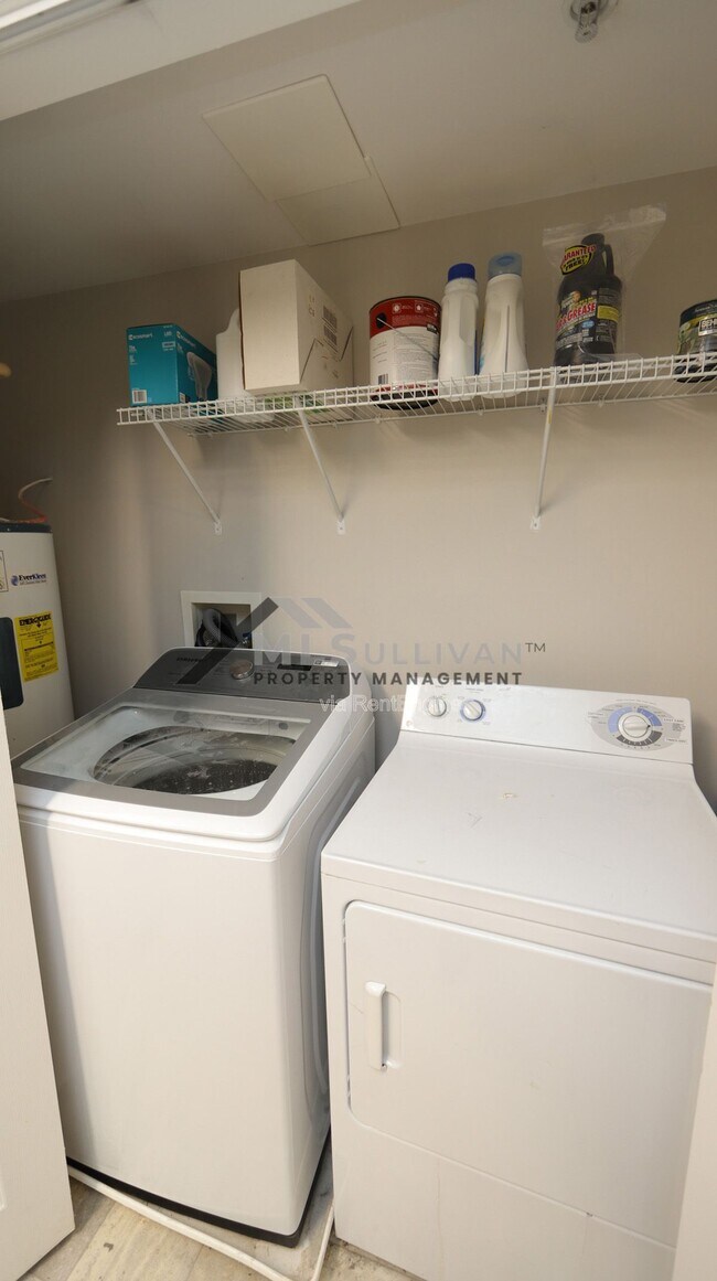 Building Photo - 929 Morreene Rd